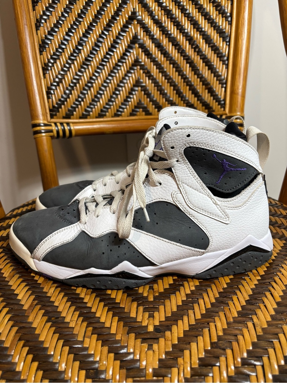 Jordan Air Jordan 7 Retro Flint CU9307-100 White Gray Purple 2021